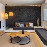 Anatelo House * Тира