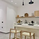 Anatelo House