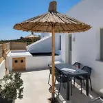 Anatelo House *