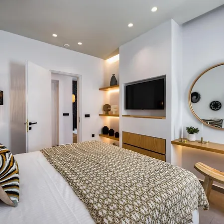 Anatelo House