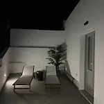 Anatelo House * ثيرا