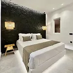 Anatelo House * ثيرا